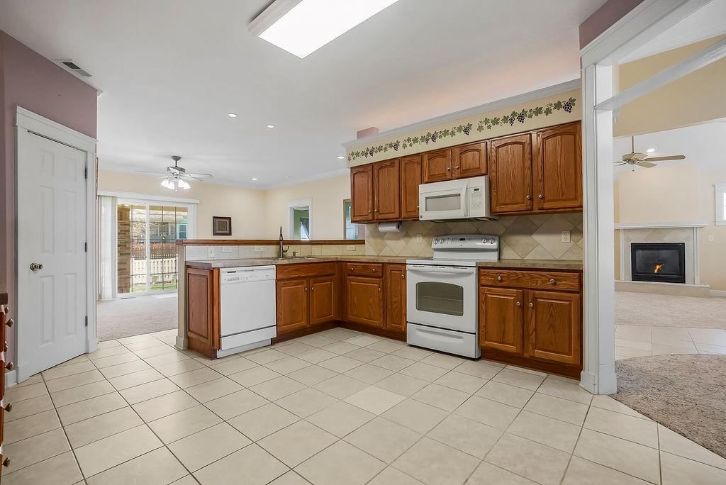 614 Meadowlark Drive — photo 6
