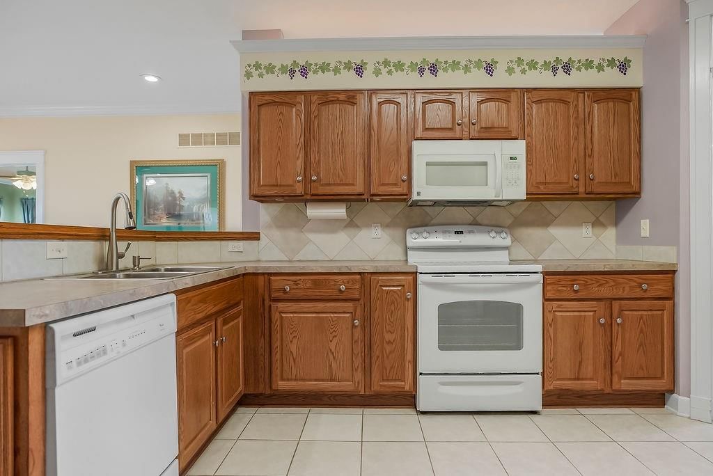 614 Meadowlark Drive — photo 7