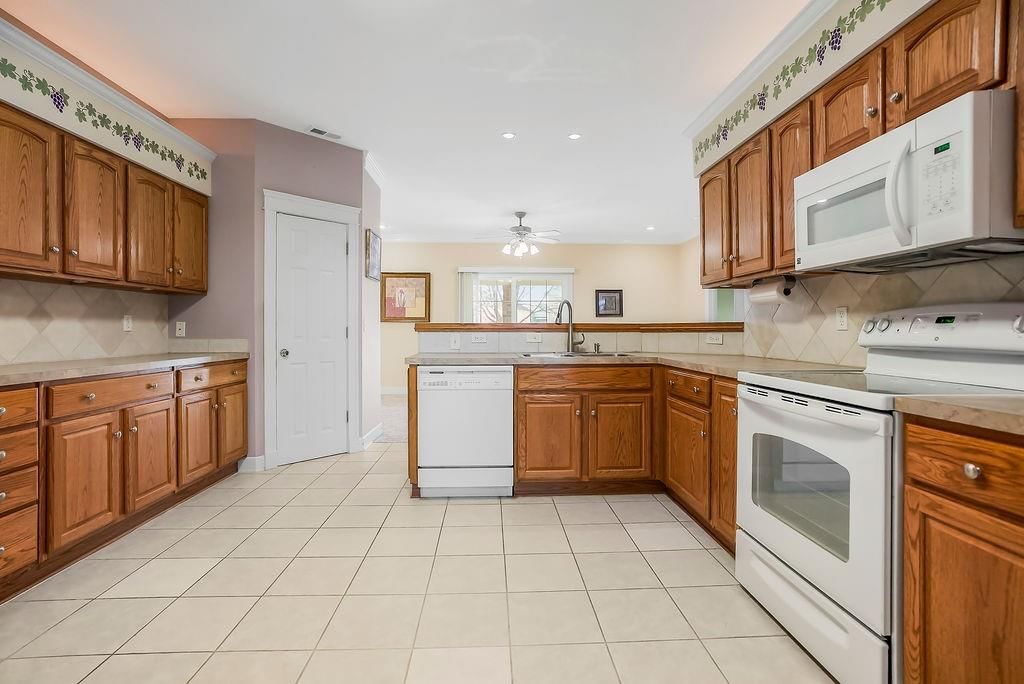 614 Meadowlark Drive — photo 8