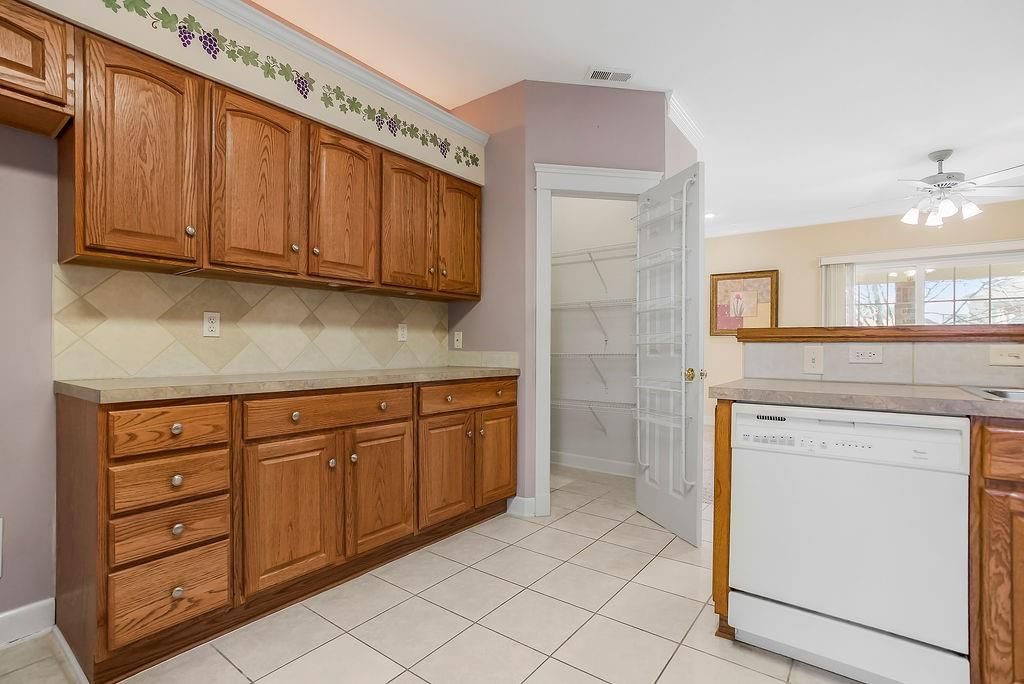 614 Meadowlark Drive — photo 9