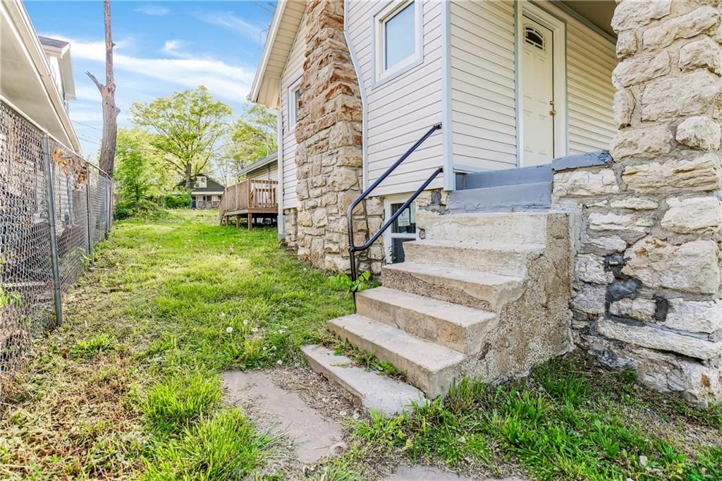 2722 Raytown Road — photo 2