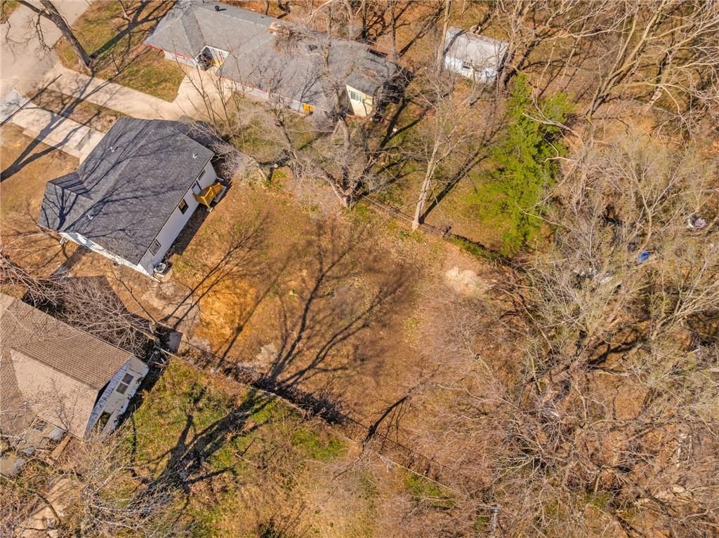 1339 S Hocker Avenue — photo 4