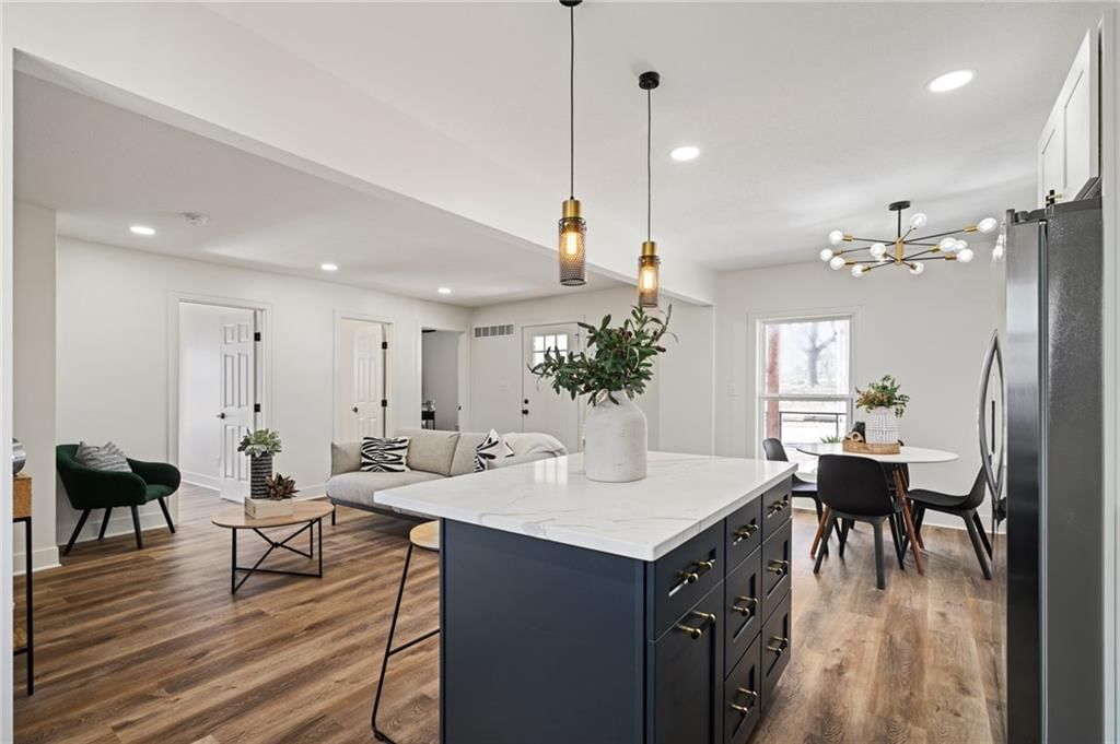 1339 S Hocker Avenue — photo 11