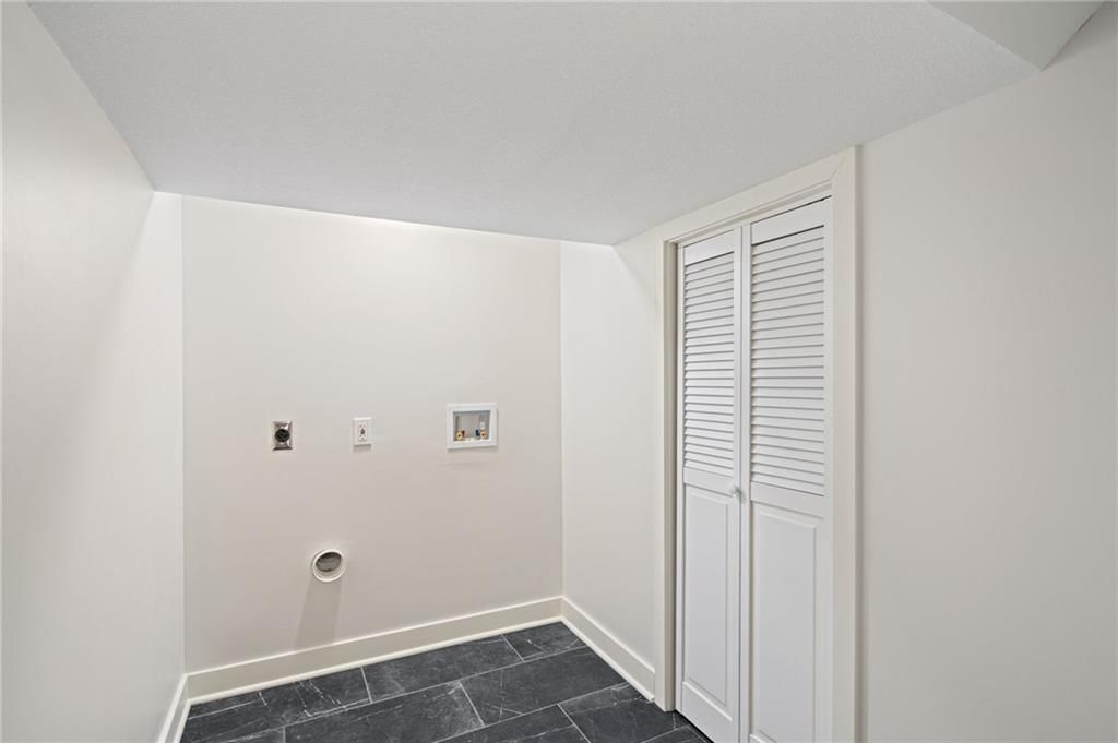 1339 S Hocker Avenue — photo 25