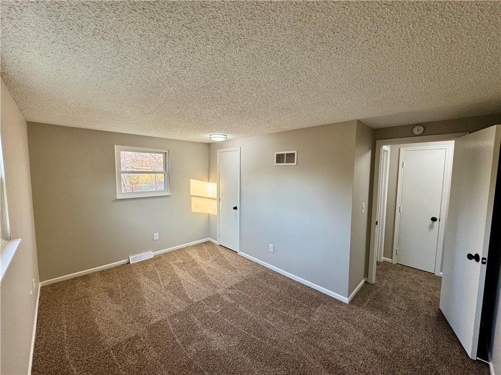 300 Vine Street — photo 10