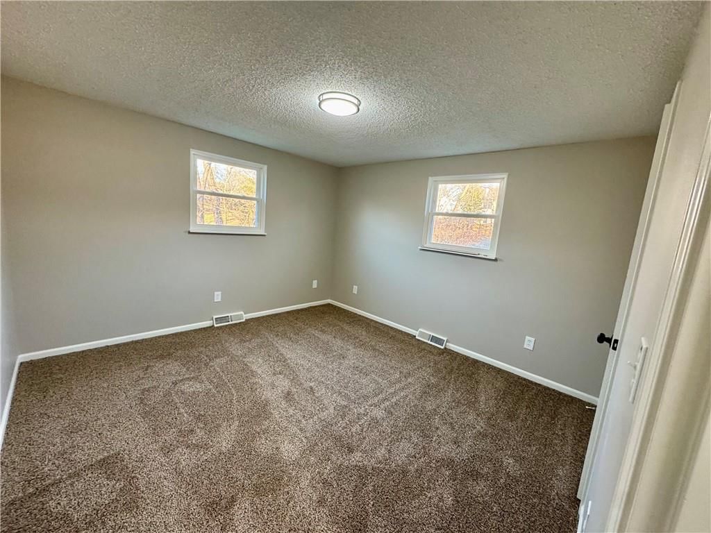 300 Vine Street — photo 11