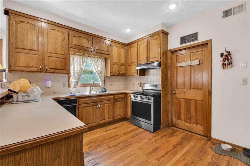 2431 S Ponca Avenue — photo 13