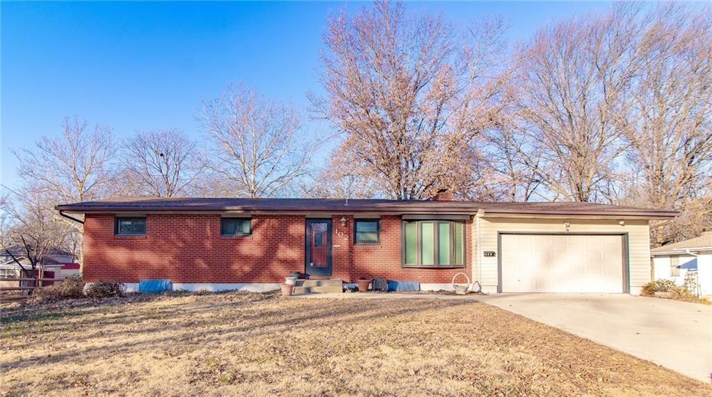 102 Cliff Drive, Buckner, MO