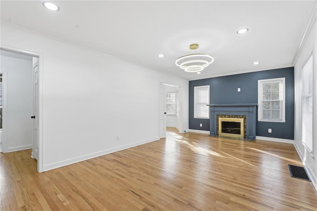 1229 W White Oak Avenue — photo 6