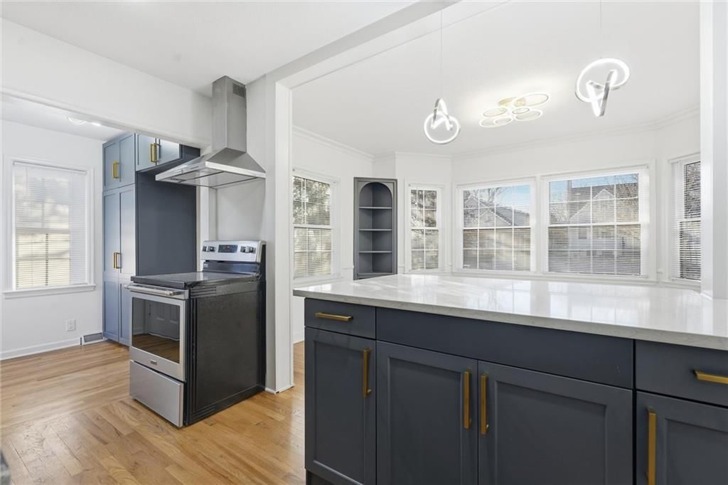 1229 W White Oak Avenue — photo 14