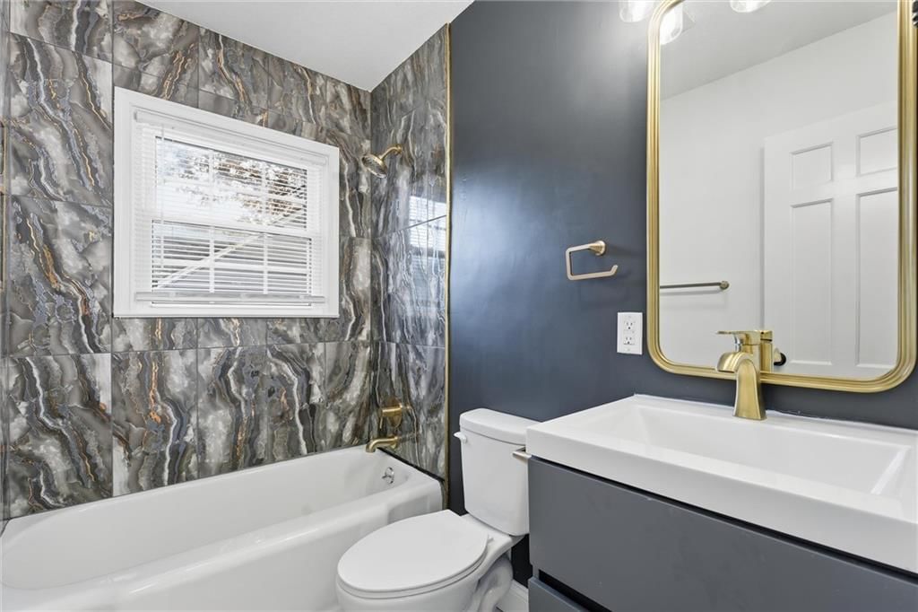 1229 W White Oak Avenue — photo 16