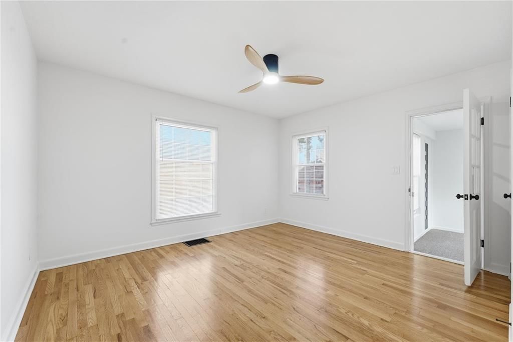 1229 W White Oak Avenue — photo 18