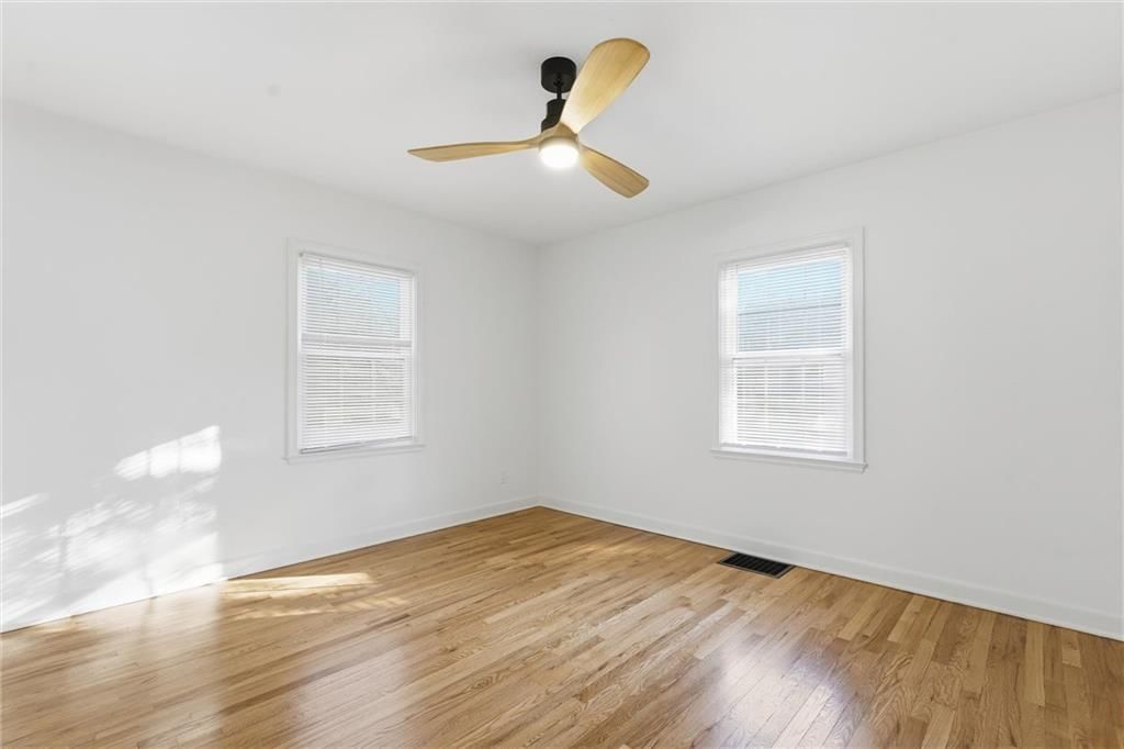 1229 W White Oak Avenue — photo 20