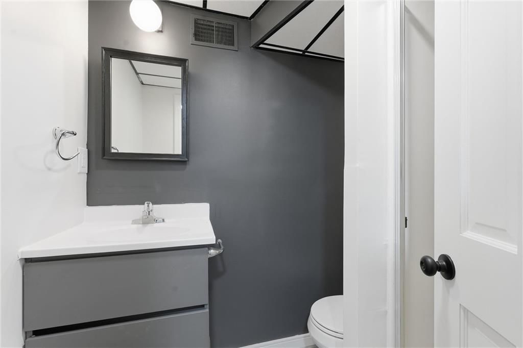 1229 W White Oak Avenue — photo 33