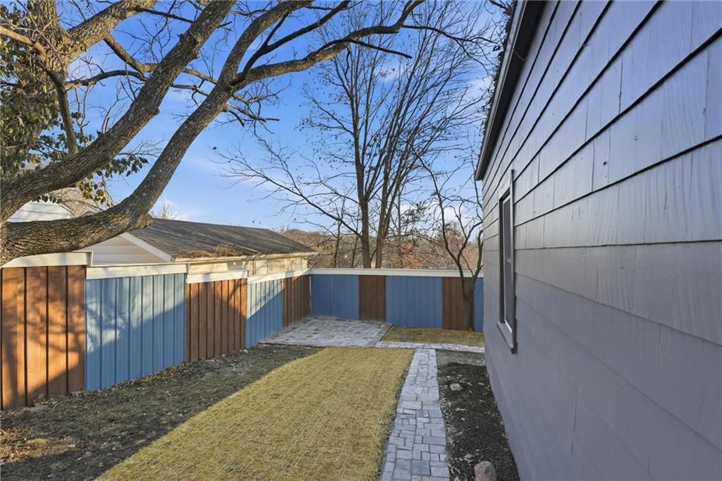 1229 W White Oak Avenue — photo 36