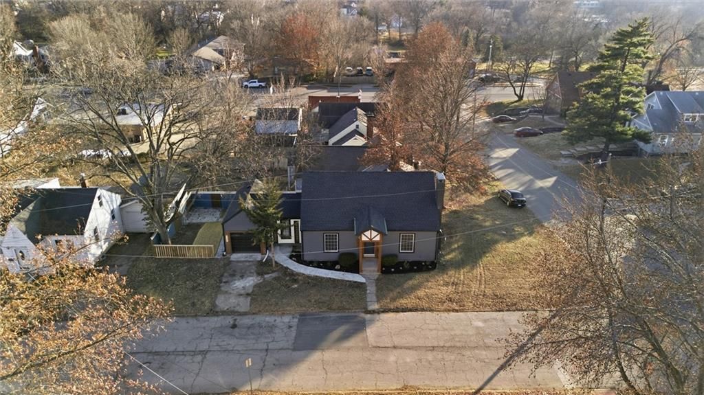 1229 W White Oak Avenue — photo 40