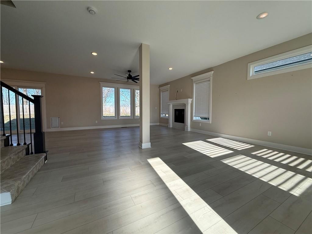 305 SW Nelson Drive — photo 2
