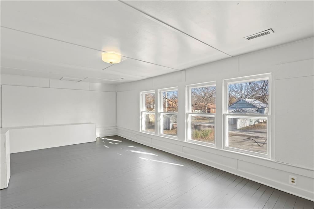 311 S Sycamore Street — photo 20