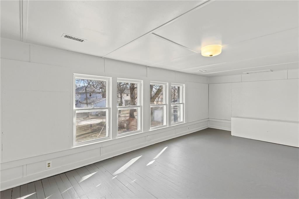 311 S Sycamore Street — photo 21