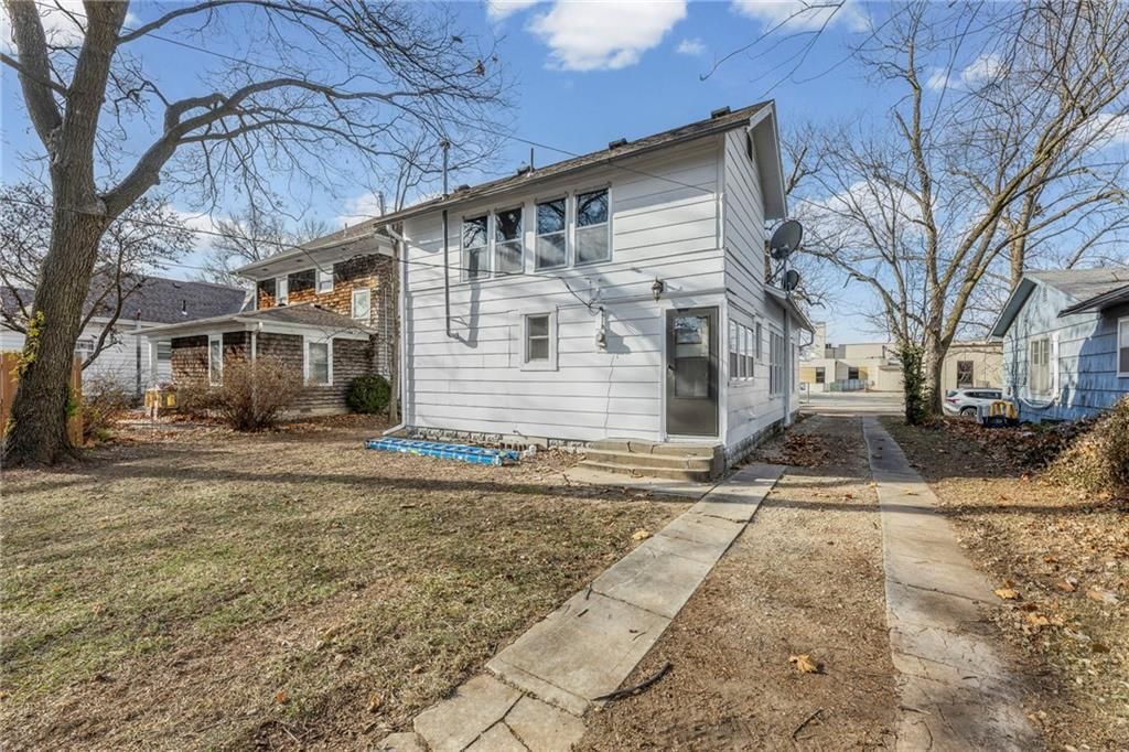 311 S Sycamore Street — photo 28