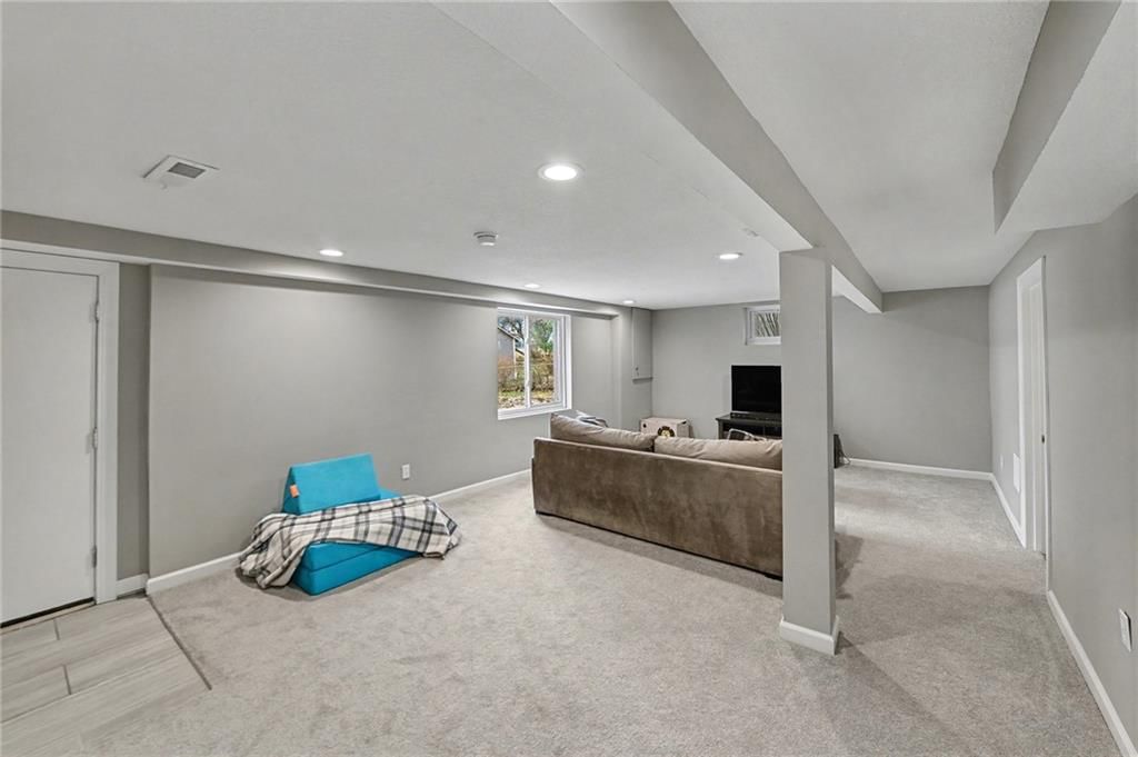 8001 Dearborn Drive — photo 21