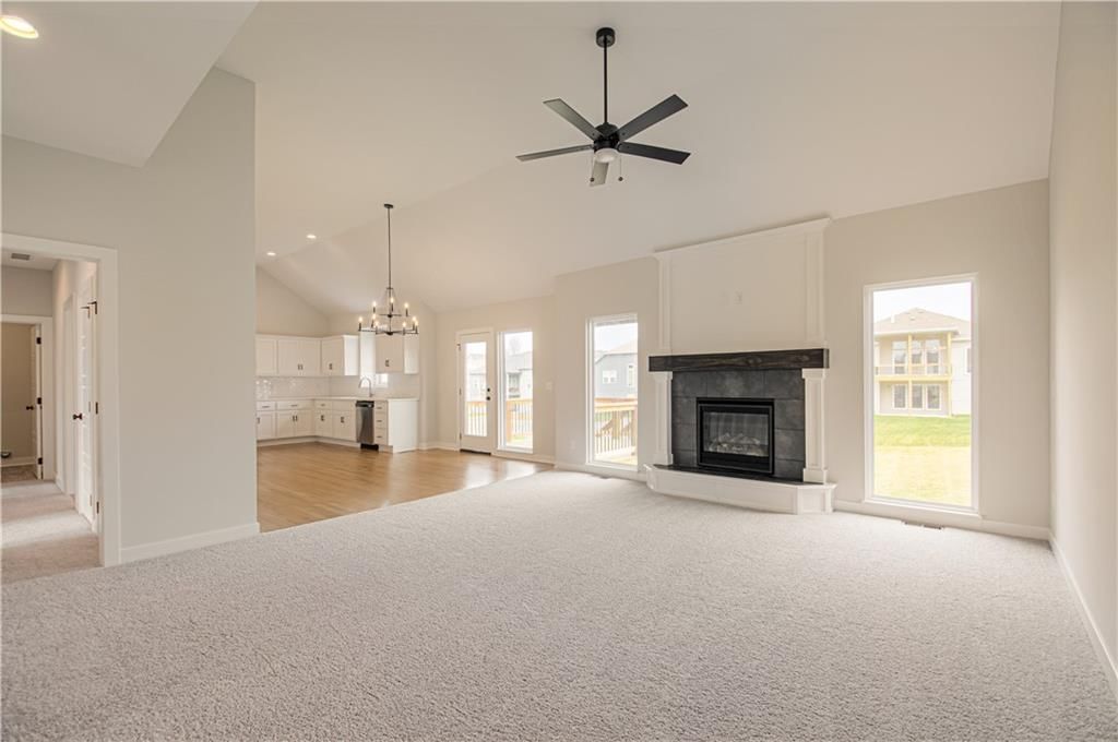 1026 Jasmine Drive — photo 4