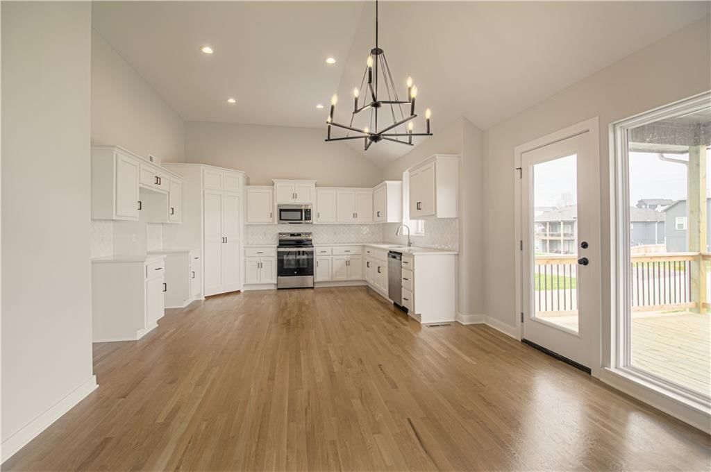 1026 Jasmine Drive — photo 8