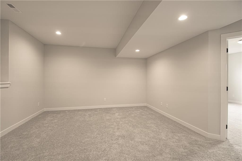 1026 Jasmine Drive — photo 25