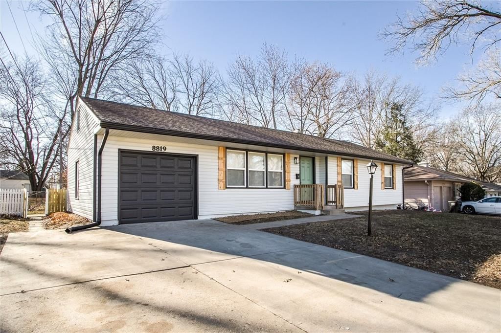 8819 E 85th Street — photo 2