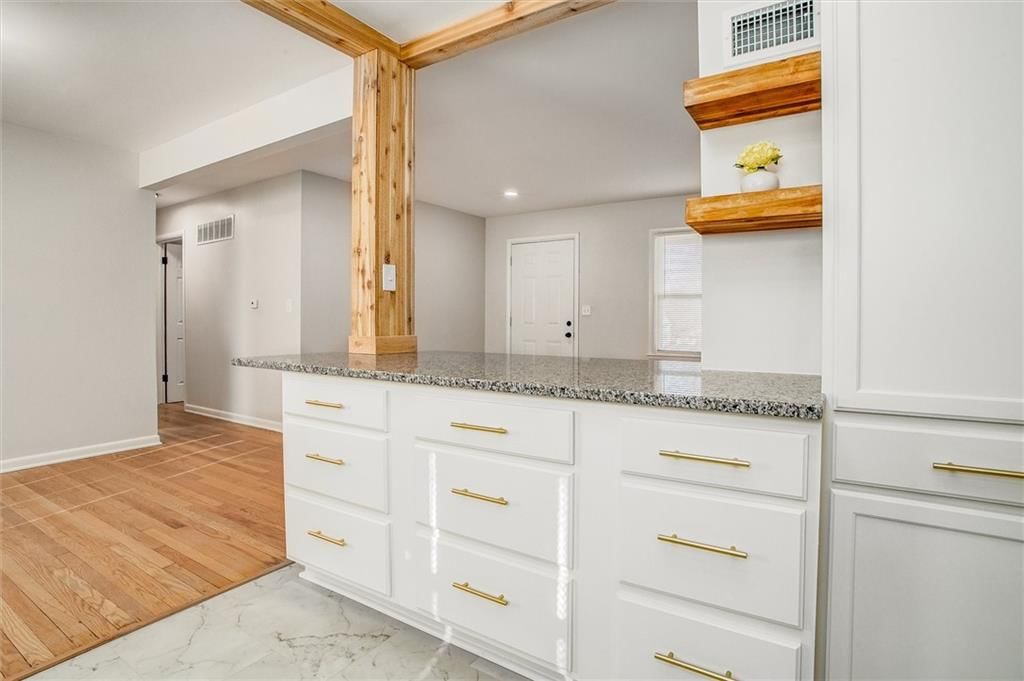 8819 E 85th Street — photo 10