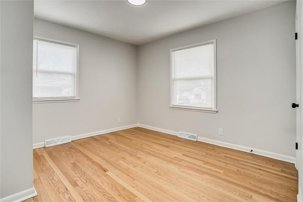 8819 E 85th Street — photo 20