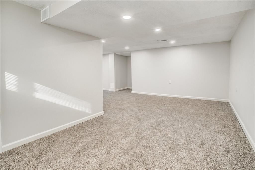 8819 E 85th Street — photo 23