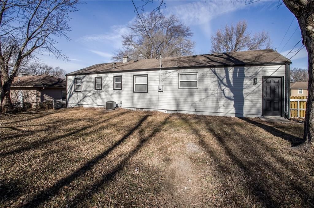 8819 E 85th Street — photo 27