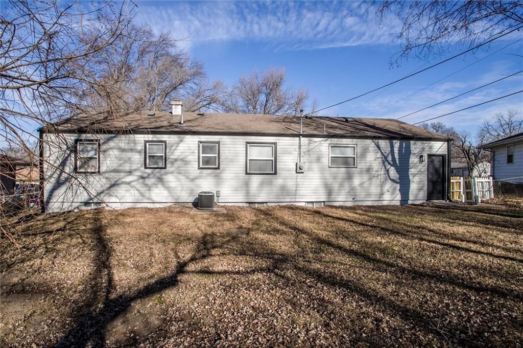 8819 E 85th Street — photo 28