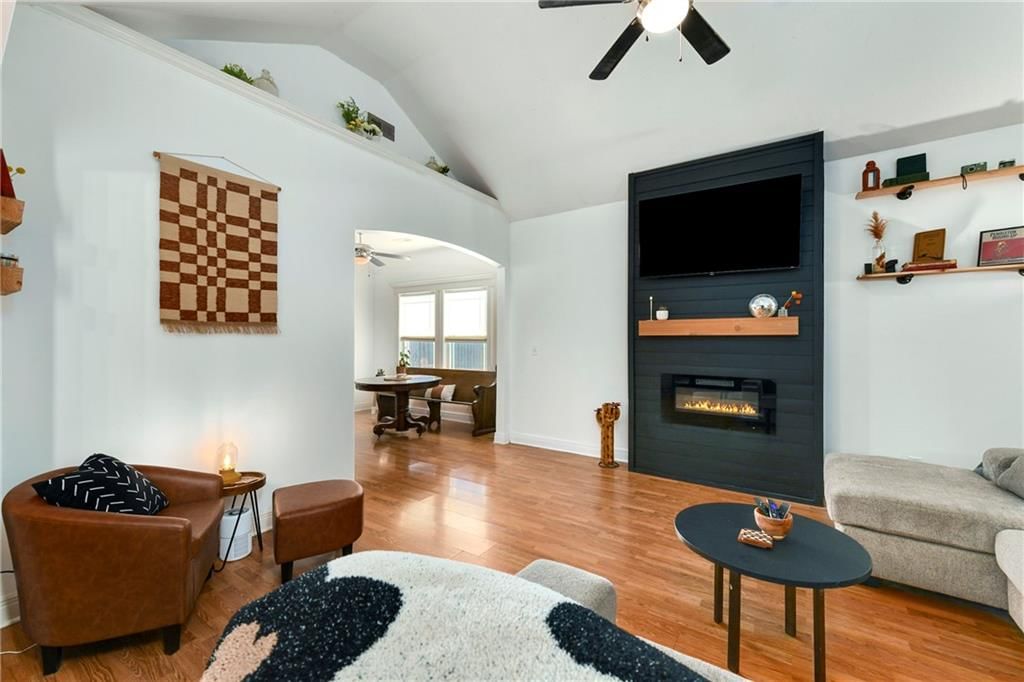 303 S Wilson Street — photo 7