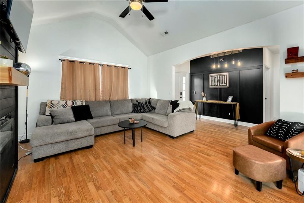 303 S Wilson Street — photo 8