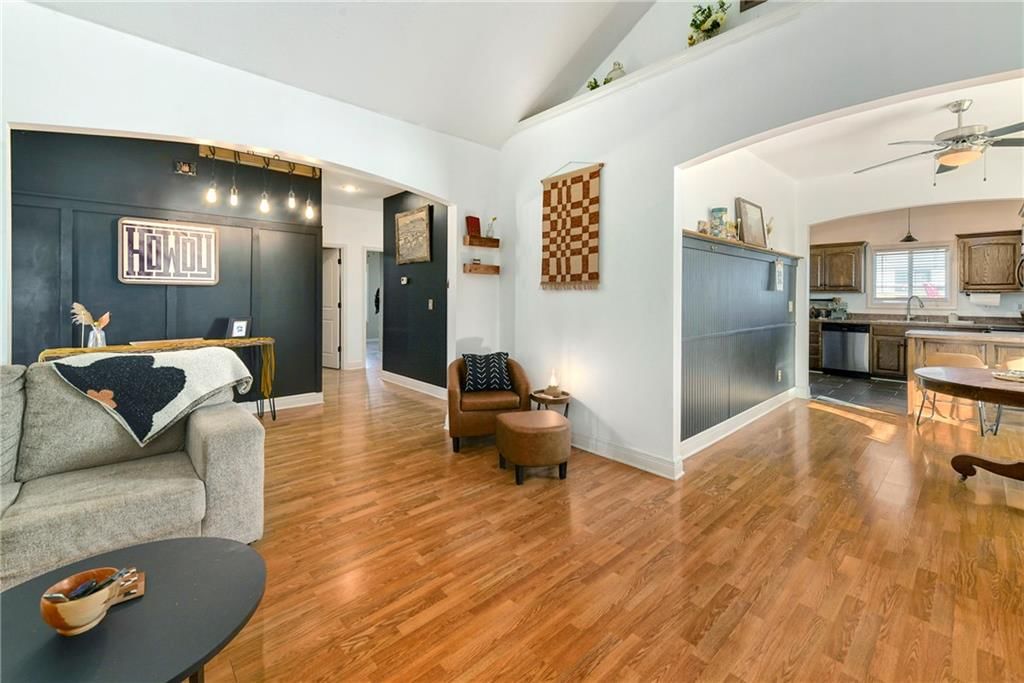 303 S Wilson Street — photo 9