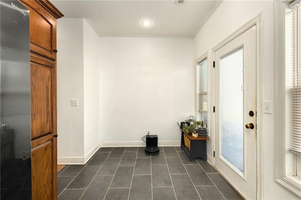 303 S Wilson Street — photo 17