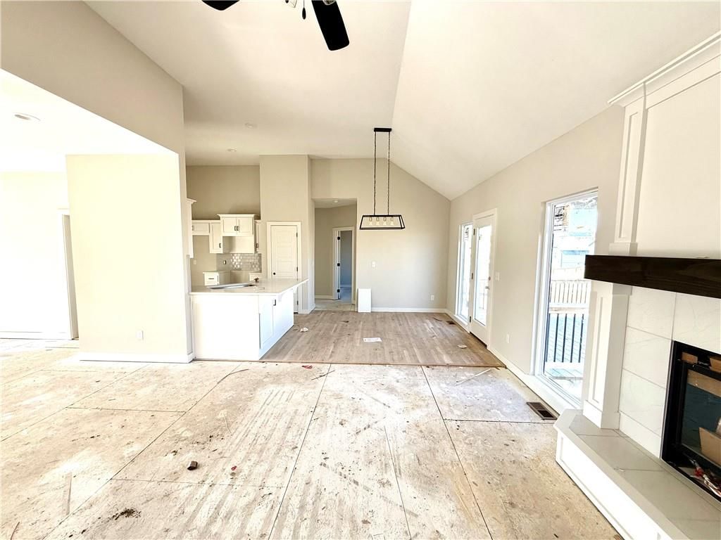 1022 Jasmine Drive — photo 3