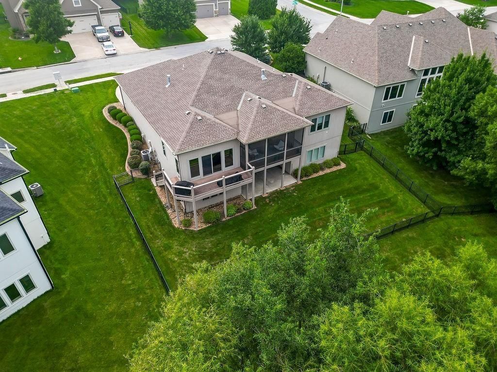 1808 NE Parks Summit Boulevard — photo 10