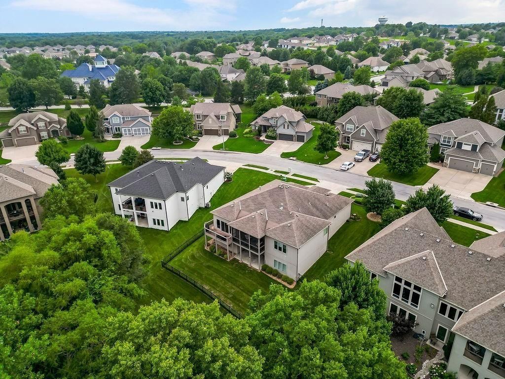 1808 NE Parks Summit Boulevard — photo 11