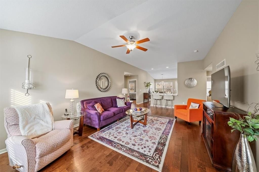 8715 N Belton Avenue — photo 2