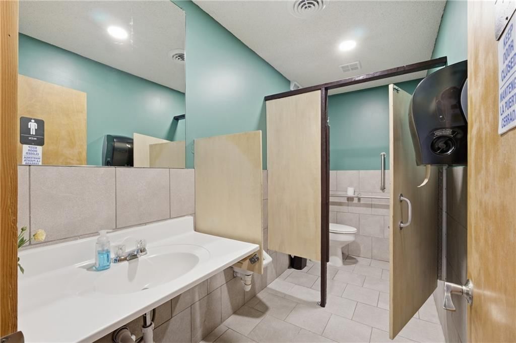 1196 Washburn Avenue — photo 13