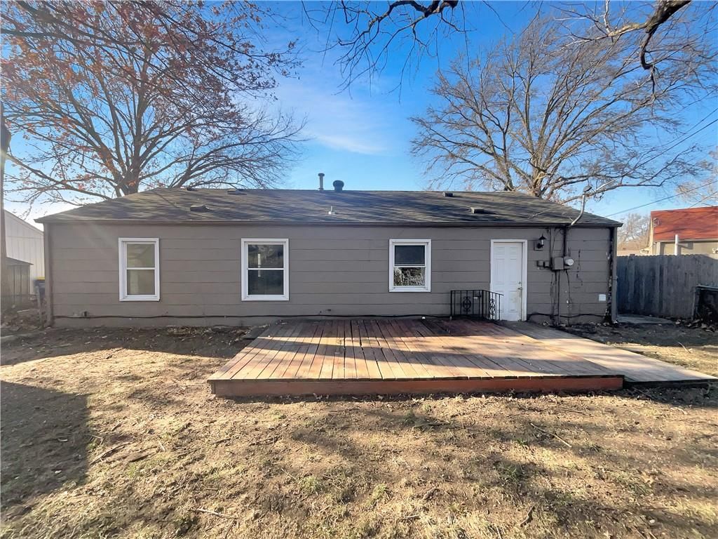 6705 N Charlotte Street — photo 5