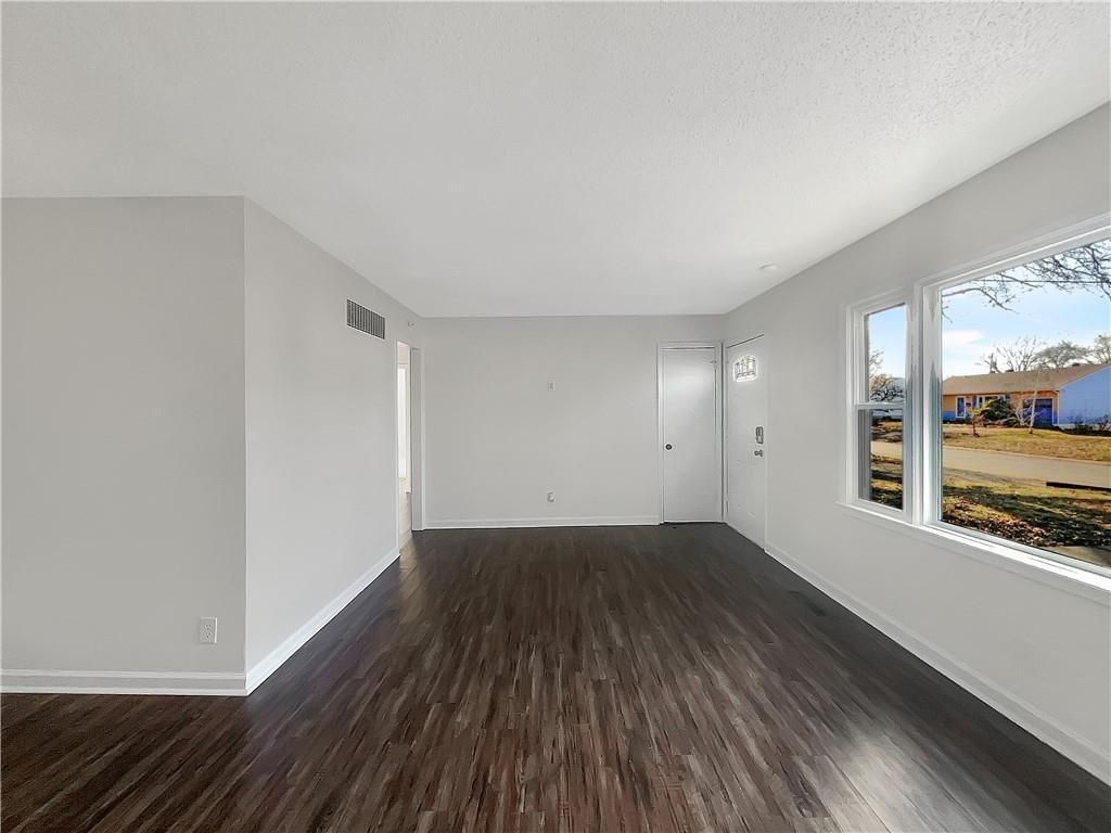 6705 N Charlotte Street — photo 6