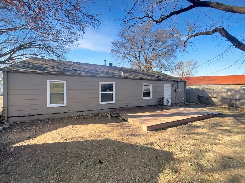 6705 N Charlotte Street — photo 12