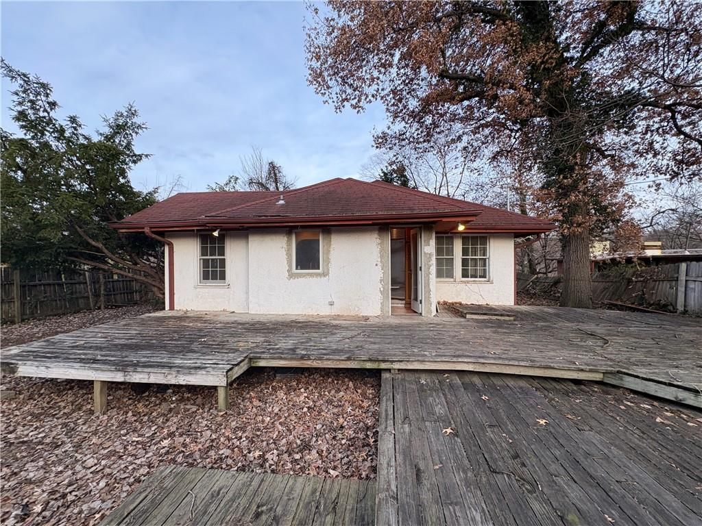 3700 E Roanoke Drive — photo 2