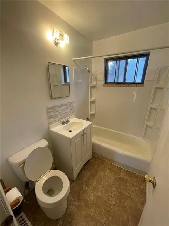 2443 S Sterling Avenue — photo 3
