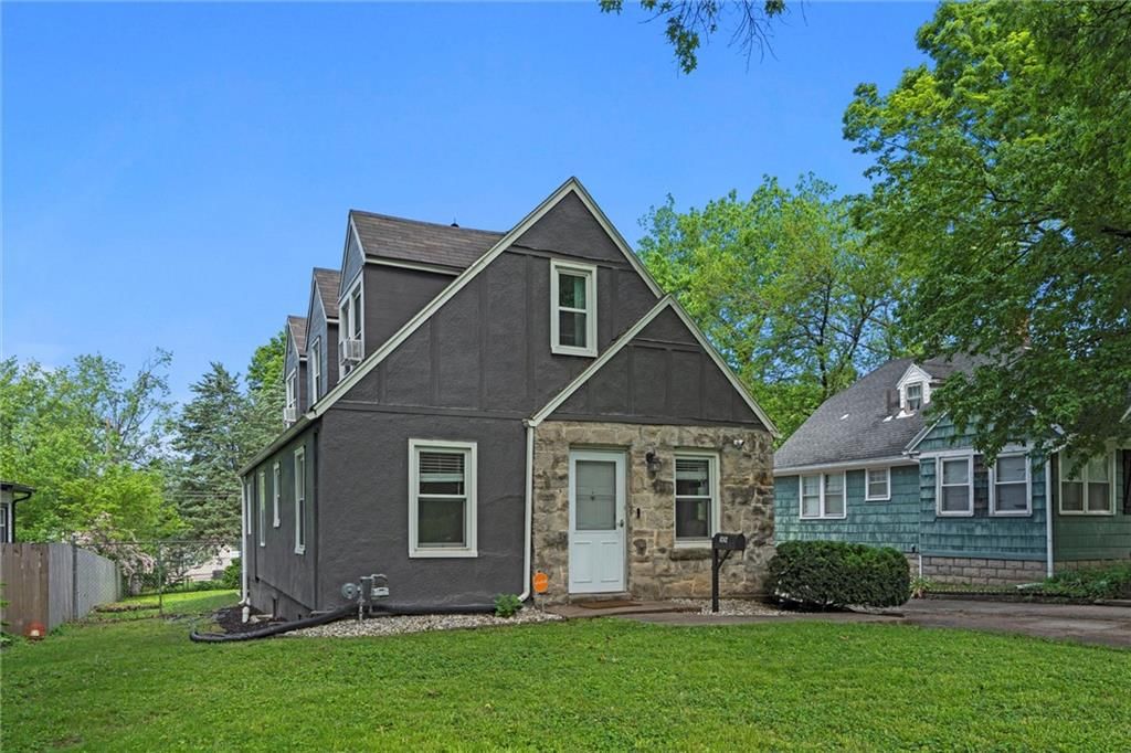 8242 Belleview Avenue — photo 3
