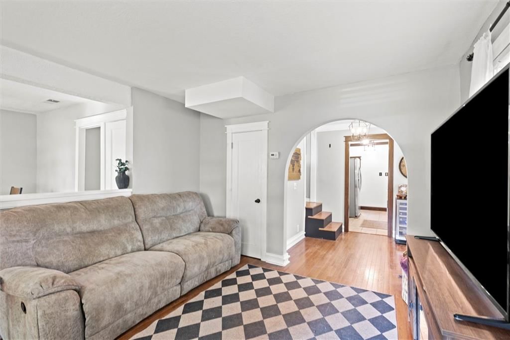 8242 Belleview Avenue — photo 5
